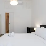 Apartment M1 M2 A Short Walk From The Subway *