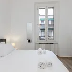 M1 M2 A Short Walk From The Subway Mailand
