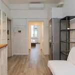 M1 M2 A Short Walk From The Subway Apartment Mailand