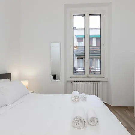 M1 M2 A Short Walk From The Subway Milaan