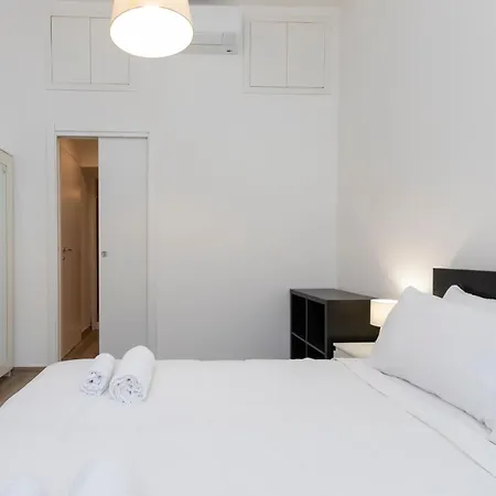 Apartment M1 M2 A Short Walk From The Subway *